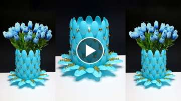 Ide Kreatif Vas Bunga dari Sendok Plastik
