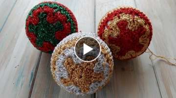 How to Crochet Christmas Baubles